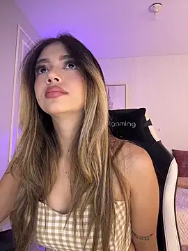 HoneyMollyX online show from February 2026 01:03:02 PM