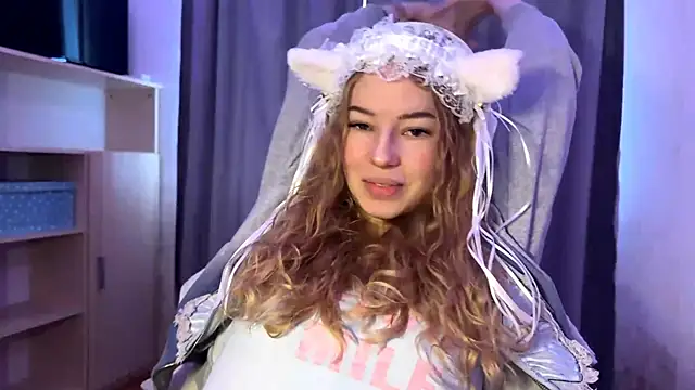 LunaCrave online show from October 2025 07:27:01 AM