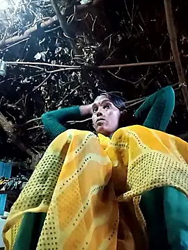 Cutsedi3 online show from October 2025 10:38:02 AM