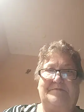 Katherine735 online show from December 2025 04:47:02 PM