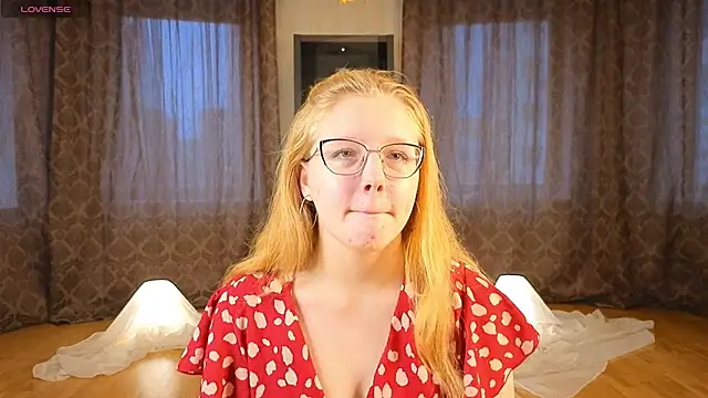 AlinaAldrete online show from October 2025 04:25:02 AM