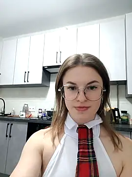 Snapshot of emelija chatting on November 2025 08:20:02 PM emelija online show from November 2025 08:20:02 PM