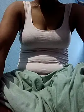 Snapshot of DesiRiya13 chatting on November 2025 10:04:02 AM DesiRiya13 online show from November 2025 10:04:02 AM