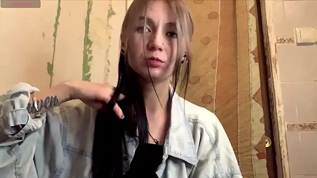 Snapshot of ArianeBhayani chatting on October 2025 09:13:01 PM ArianeBhayani online show from October 2025 09:13:01 PM