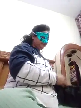 Honey-26 online show from December 2025 01:42:01 PM