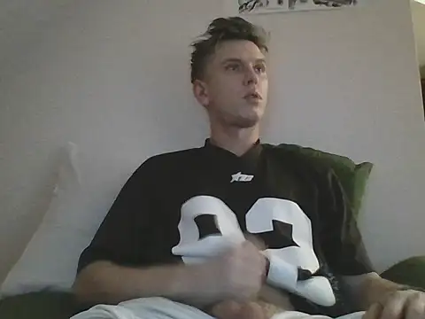 kinkyalecx online show from November 2025 08:19:02 PM