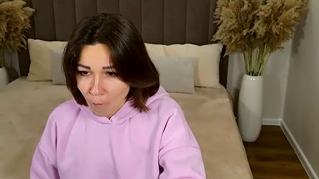 EdenSolis online show from November 2025 10:14:02 AM