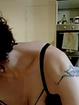 Snapshot of labellerose chatting on February 2026 06:06:02 PM labellerose online show from February 2026 06:06:02 PM