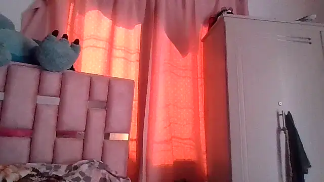 Snapshot of abby_moss_2 chatting on November 2025 02:38:01 PM abby moss 2 online show from November 2025 02:38:01 PM