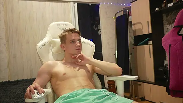 MIKE GOD19 online show from October 2025 08:07:02 PM