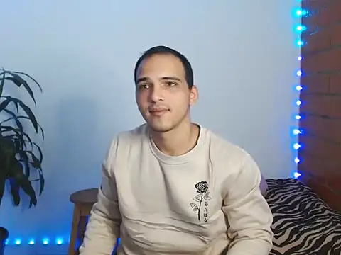 Maax3023 online show from October 2025 01:07:01 PM