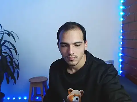 Maax3023 online show from November 2025 06:31:02 PM