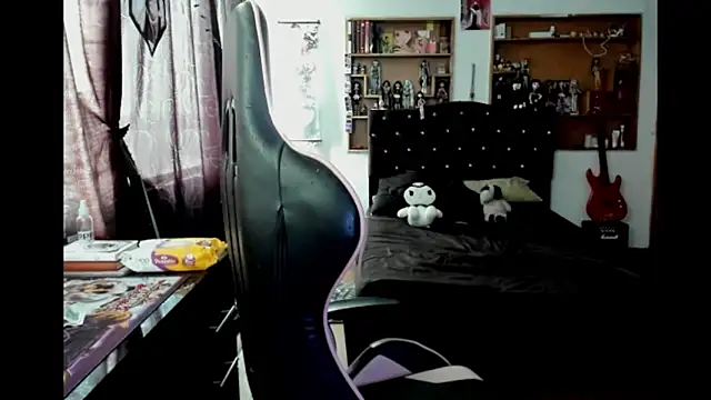 Maki Zein  online show from March 2026 04:36:01 PM