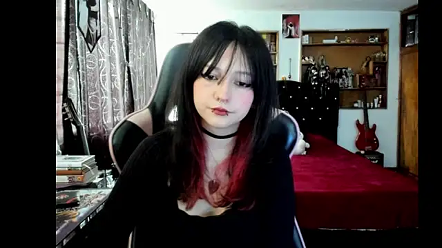 Maki Zein  online show from April 2026 08:42:01 PM