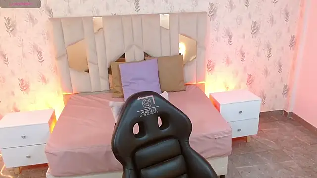 MARIANA TAY1 online show from October 2025 03:01:02 AM