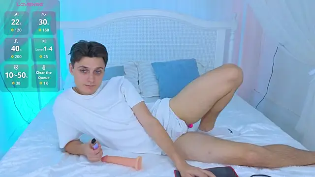 GGimperator  online show from November 2025 05:13:01 PM