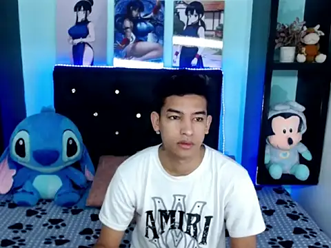 x Aaron x online show from October 2025 04:46:02 AM