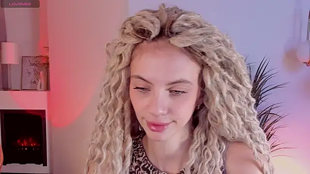 Snapshot of mia_silkk chatting on October 2025 06:28:01 AM mia silkk online show from October 2025 06:28:01 AM