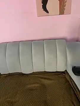 LunaMoore Pink online show from March 2026 12:30:01 PM