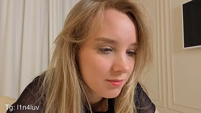 AIicaparkerc online show from October 2025 10:12:01 PM