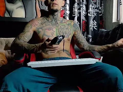 Molotov Explosive online show from October 2025 09:30:01 PM