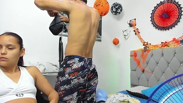 Sofi And Santy online show from November 2025 11:48:01 PM