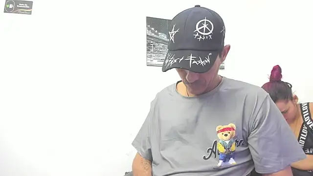 Sofi And Santy online show from January 2026 12:49:02 AM