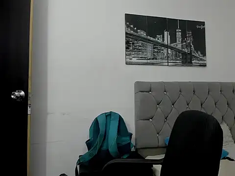 Sofi And Santy online show from April 2026 12:16:02 AM