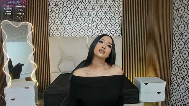 BEELLA TAY1 online show from November 2025 01:10:02 PM