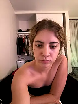 katiesxoxo3 online show from October 2025 05:19:02 AM