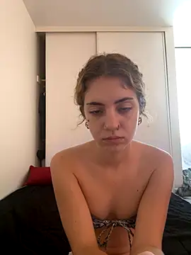 katiesxoxo3 online show from October 2025 09:04:01 PM