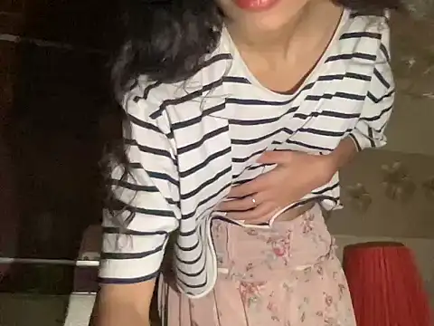 youngriri2 online show from October 2025 01:43:02 PM