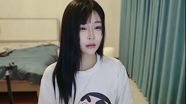 Snapshot of yiyi_3523 chatting on March 2026 03:37:02 PM yiyi 3523 online show from March 2026 03:37:02 PM