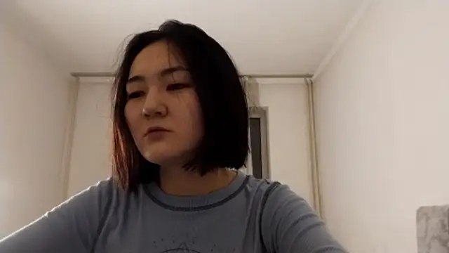 Lyndasilk online show from December 2025 05:22:02 PM