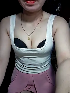 LeanaLy online show from November 2025 12:16:01 PM