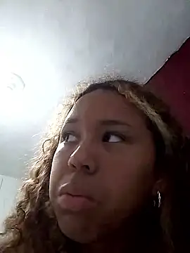 Camilanifeta online show from December 2025 10:50:02 PM