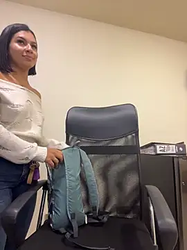 AlyssaRay online show from April 2026 12:05:02 PM