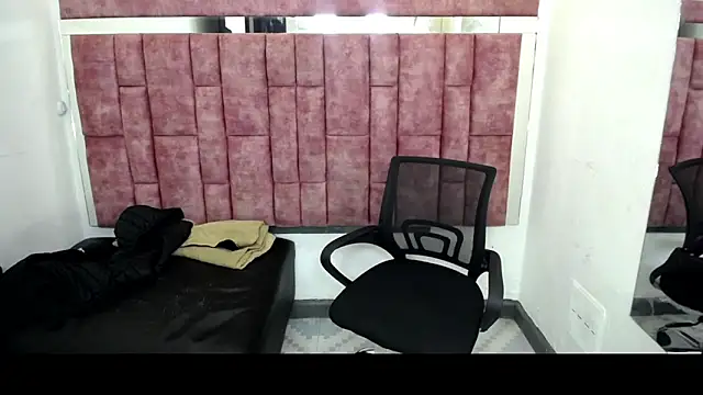 Mick storm online show from April 2026 07:06:02 PM