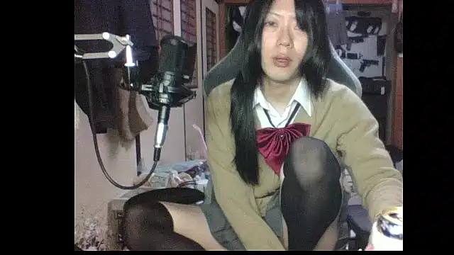 Snapshot of harinyanxxx chatting on November 2025 05:02:01 PM harinyanxxx online show from November 2025 05:02:01 PM