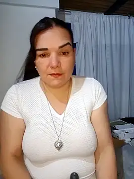 Snapshot of MilfBlonde_ chatting on October 2025 10:54:02 PM MilfBlonde online show from October 2025 10:54:02 PM