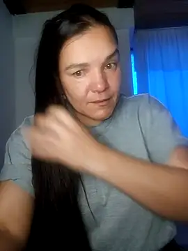 Snapshot of MilfBlonde_ chatting on October 2025 11:11:01 AM MilfBlonde online show from October 2025 11:11:01 AM