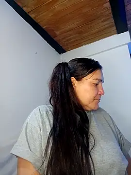 Snapshot of MilfBlonde_ chatting on October 2025 11:11:01 AM MilfBlonde online show from October 2025 11:11:01 AM