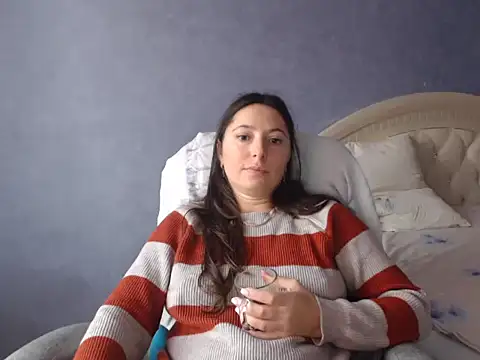 LuckyLisa23 online show from November 2025 10:15:01 AM