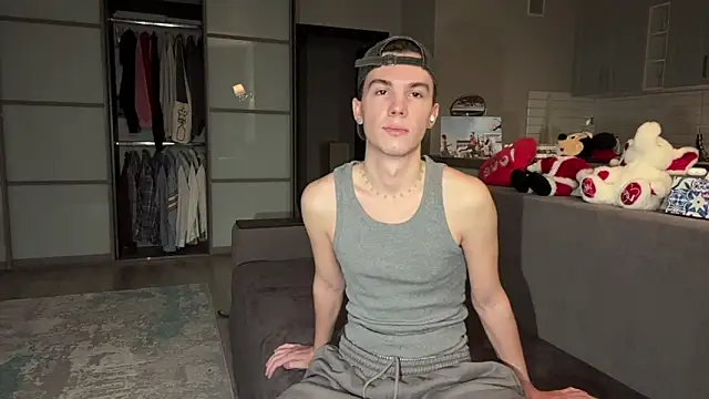 Jeremy1Scott online show from November 2025 03:27:02 AM