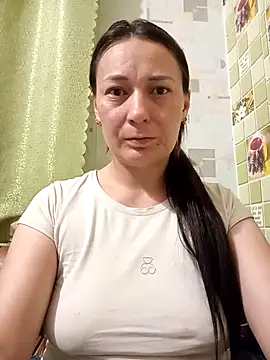 HollyDollsi online show from December 2025 10:37:01 PM