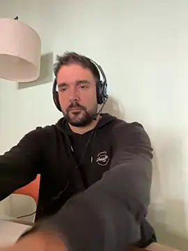 ReDiBastoni90 online show from November 2025 08:15:01 AM