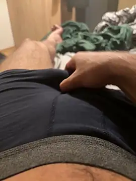 Snapshot of Feelmyhotness chatting on November 2025 01:19:01 AM Feelmyhotness online show from November 2025 01:19:01 AM