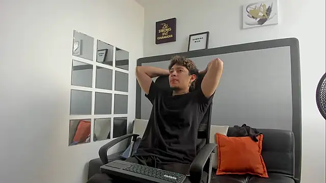 Sky Wild online show from October 2025 08:07:01 PM