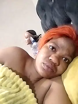 Snapshot of CaramelBoootie chatting on November 2025 01:27:01 AM CaramelBoootie online show from November 2025 01:27:01 AM