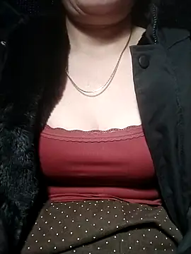 YiyinLy online show from December 2025 08:59:01 PM